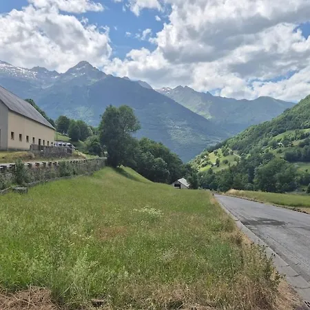 A Viella, Hautes-pyrenees 65120 Chalet